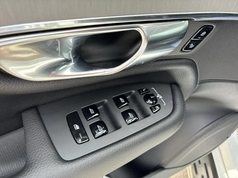 Volvo XC90 2.0 T8 AWD Recharge Inscription Exp - foto 32