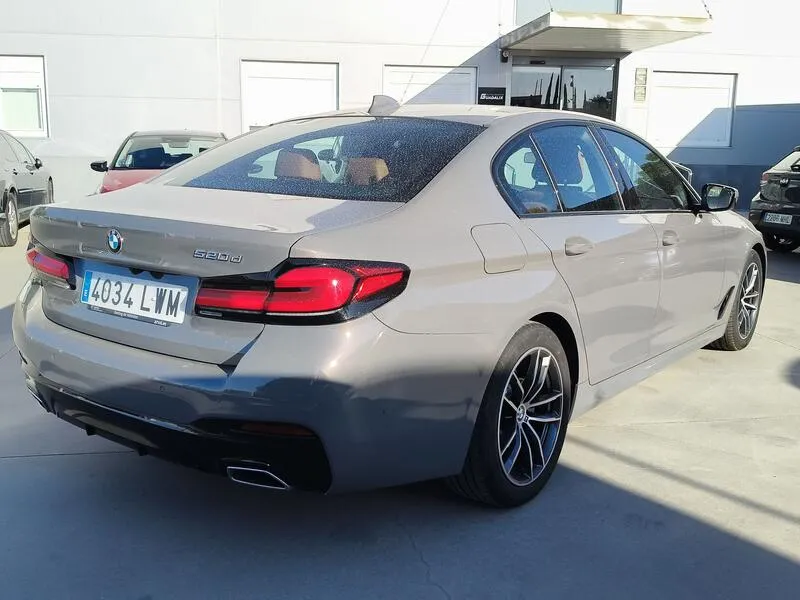 BMW Serie 5 520dA - foto 6