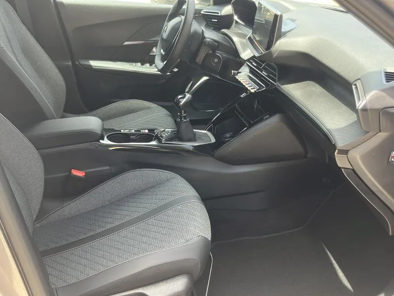 Peugeot 2008 Allure 1.2 PureTech - foto 28
