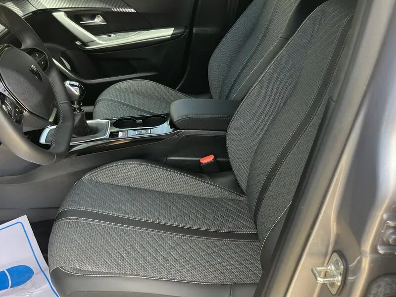 Peugeot 2008 Allure 1.2 PureTech - foto 12