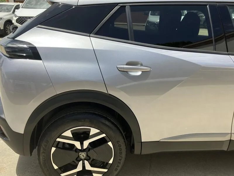 Peugeot 2008 Allure 1.2 PureTech - foto 24