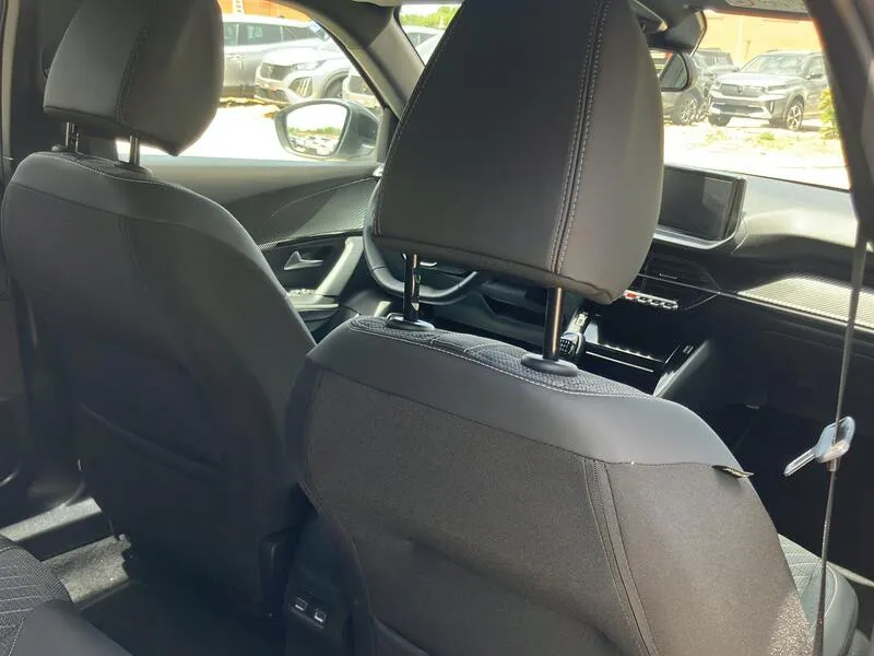 Peugeot 2008 Allure 1.2 PureTech - foto 32