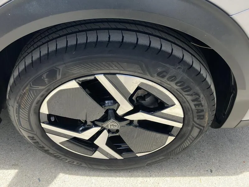 Peugeot 2008 Allure 1.2 PureTech - foto 26