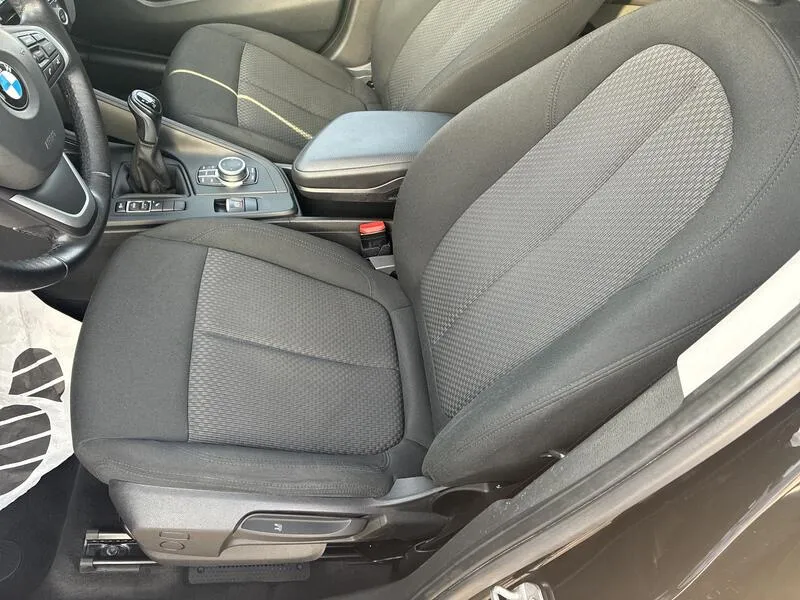BMW X1 sDrive16d Business - foto 30