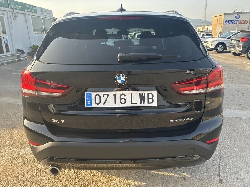 BMW X1 sDrive16d Business - foto 5