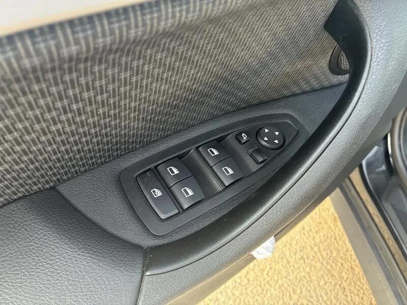 BMW X1 sDrive16d Business - foto 29