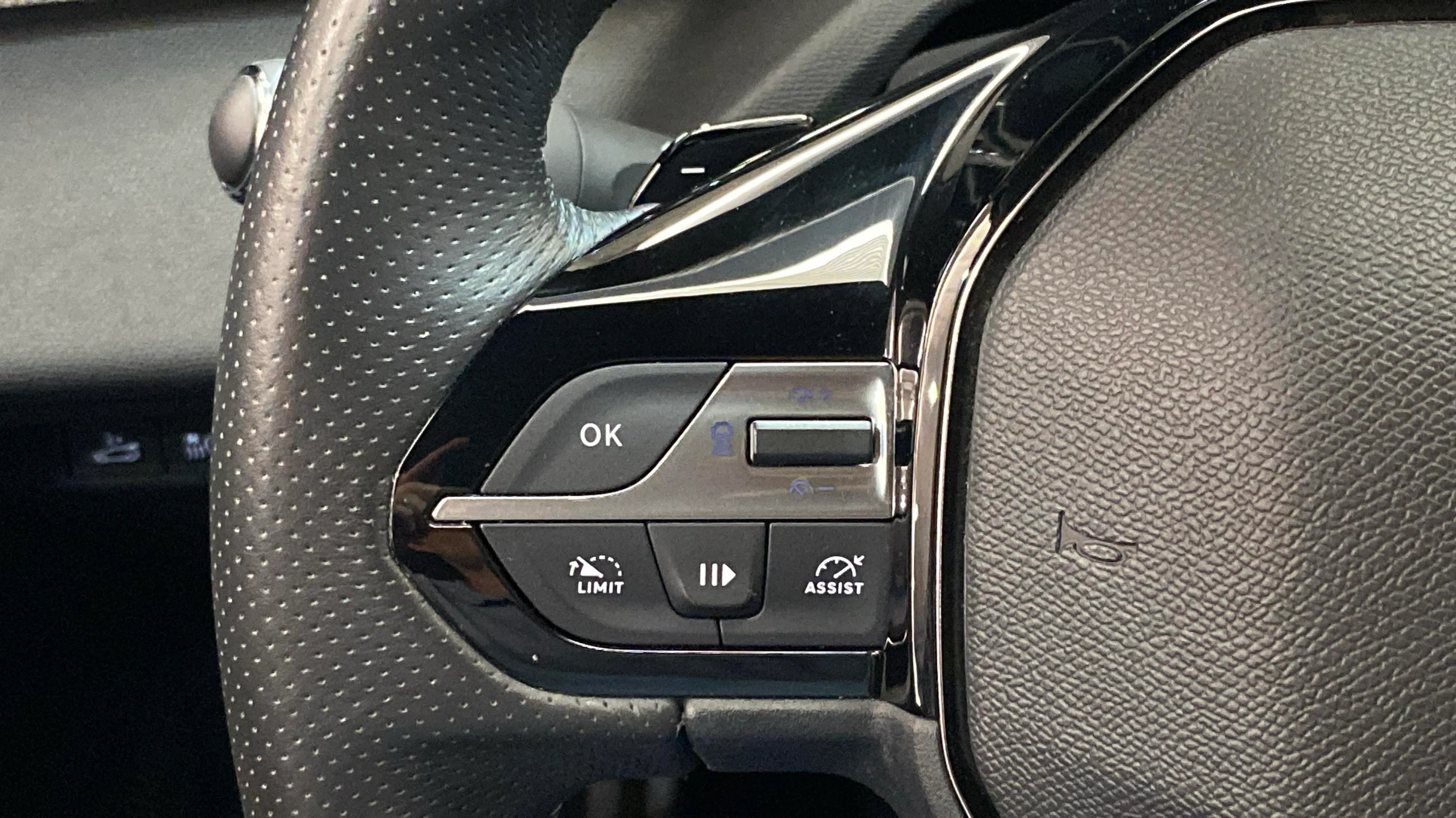 Peugeot 408 Allure Pack PHEV 180 e-EAT8 - foto 19