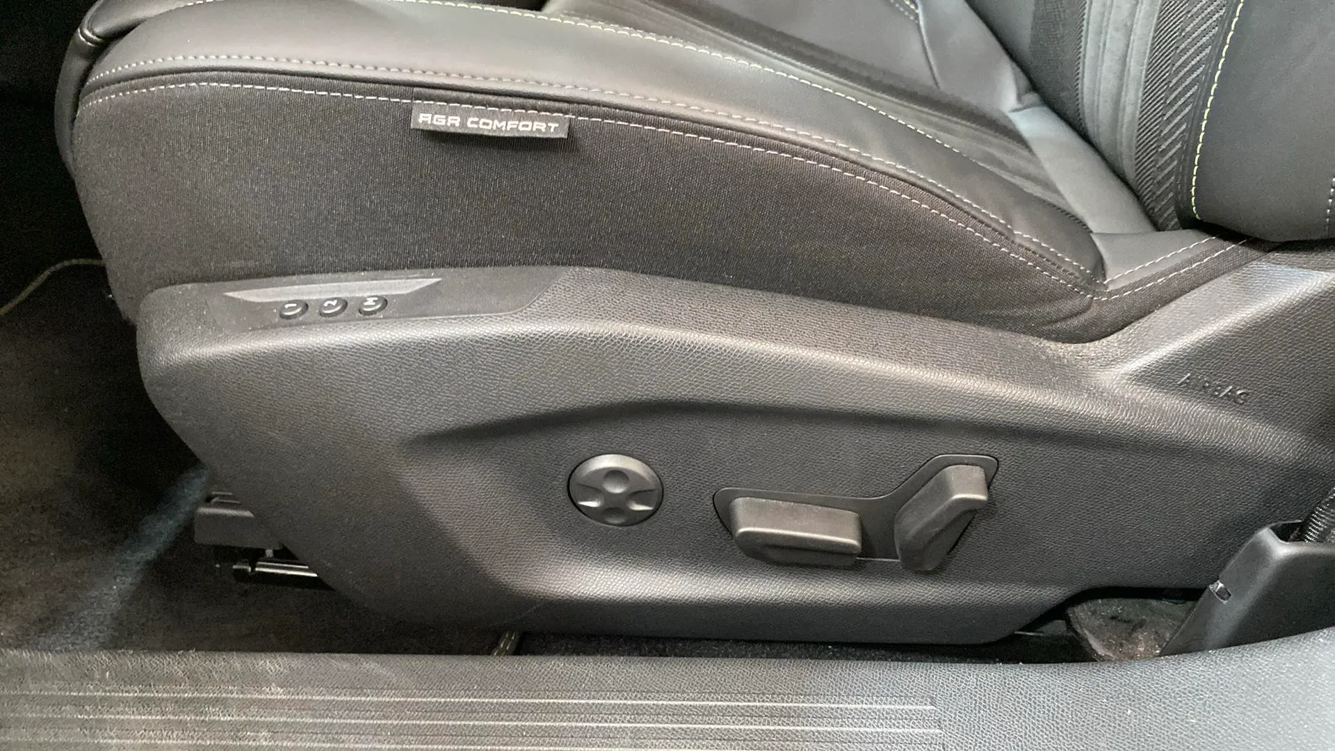 Peugeot 408 Allure Pack PHEV 180 e-EAT8 - foto 12