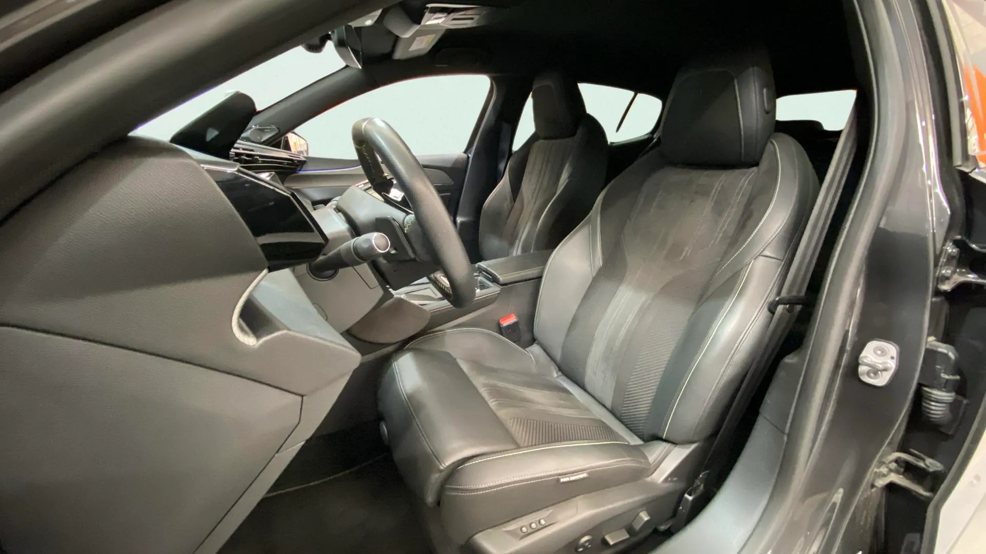Peugeot 408 Allure Pack PHEV 180 e-EAT8 - foto 11