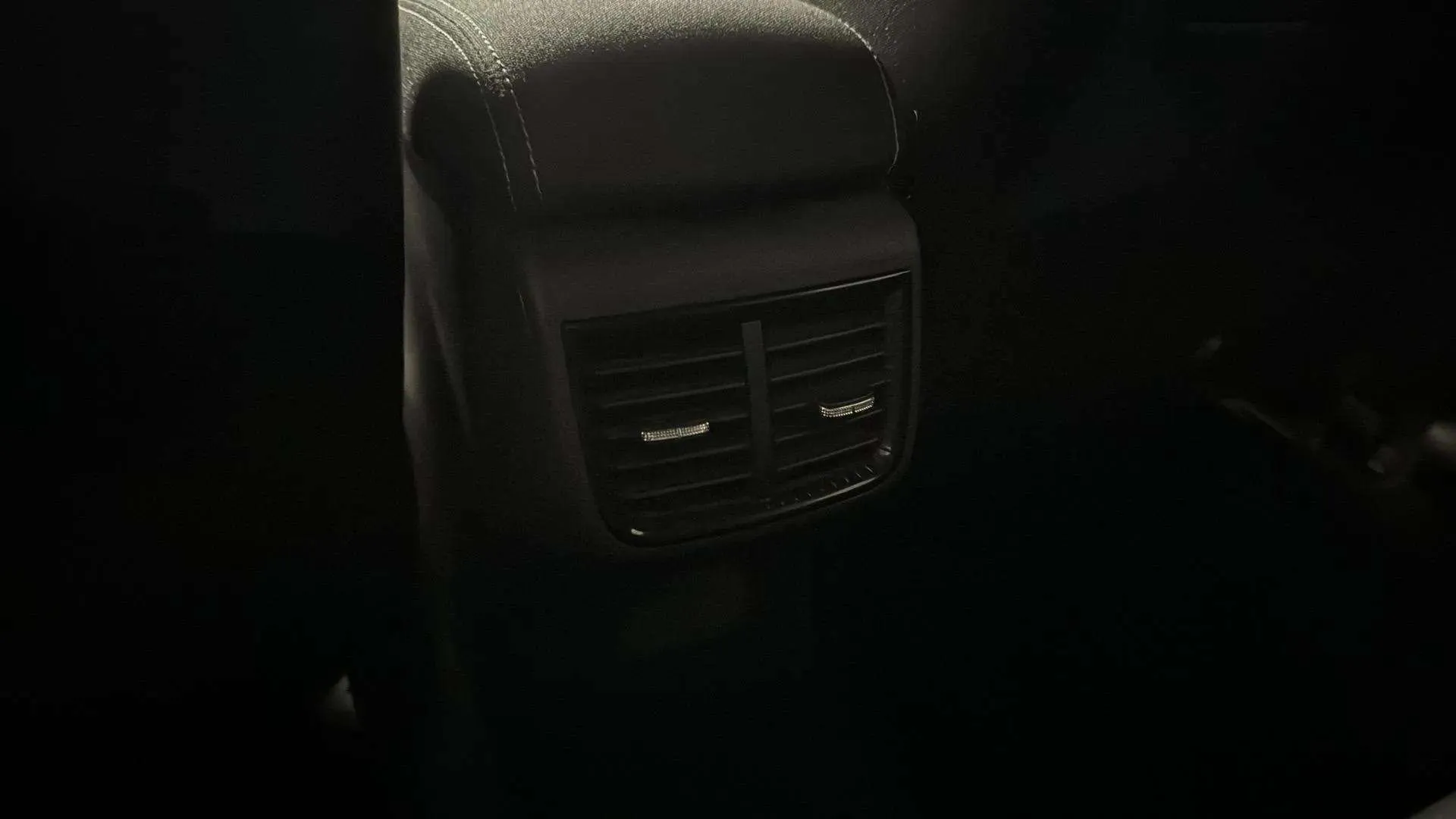 Škoda Fabia 1.0 TSI Selection - foto 24