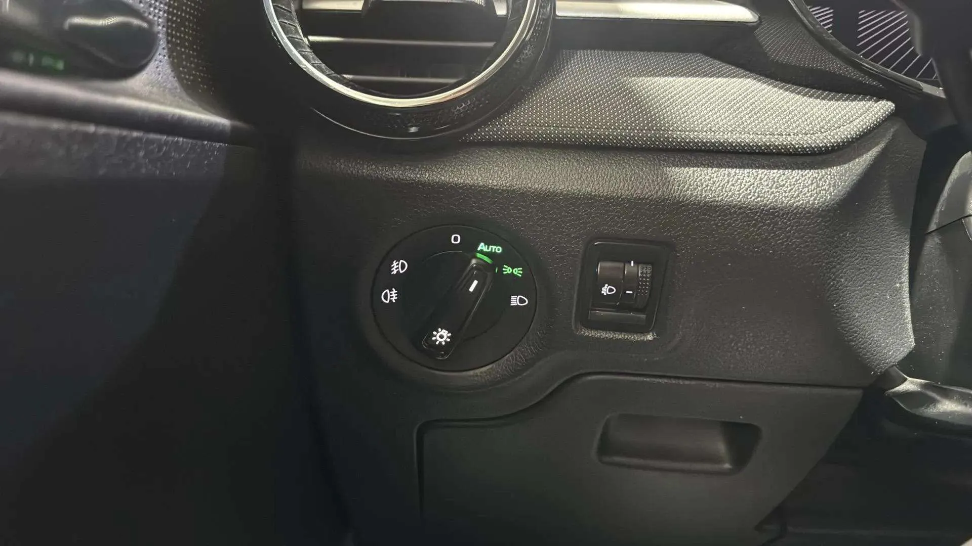 Škoda Fabia 1.0 TSI Selection - foto 20