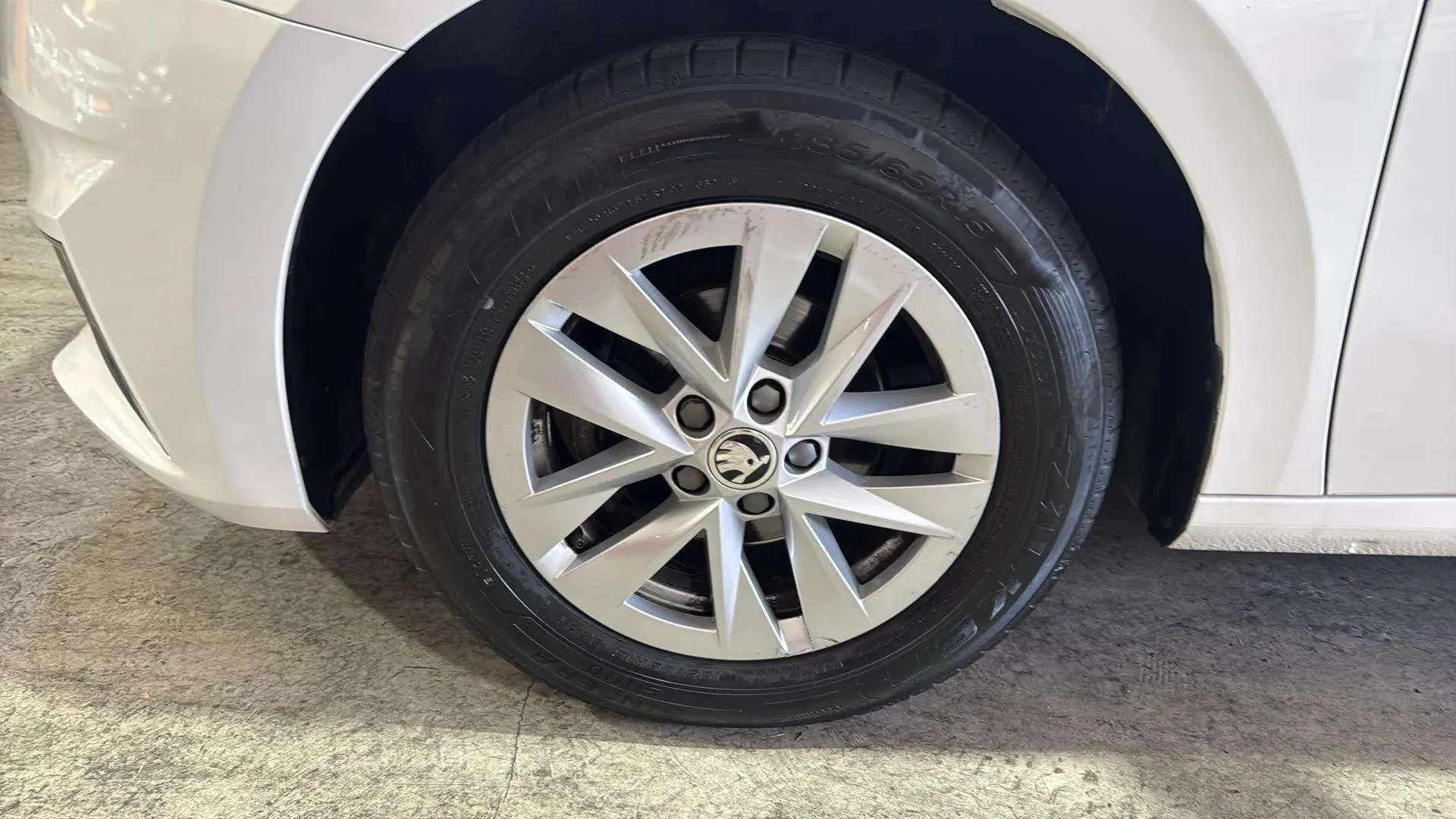 Škoda Fabia 1.0 TSI Selection - foto 28