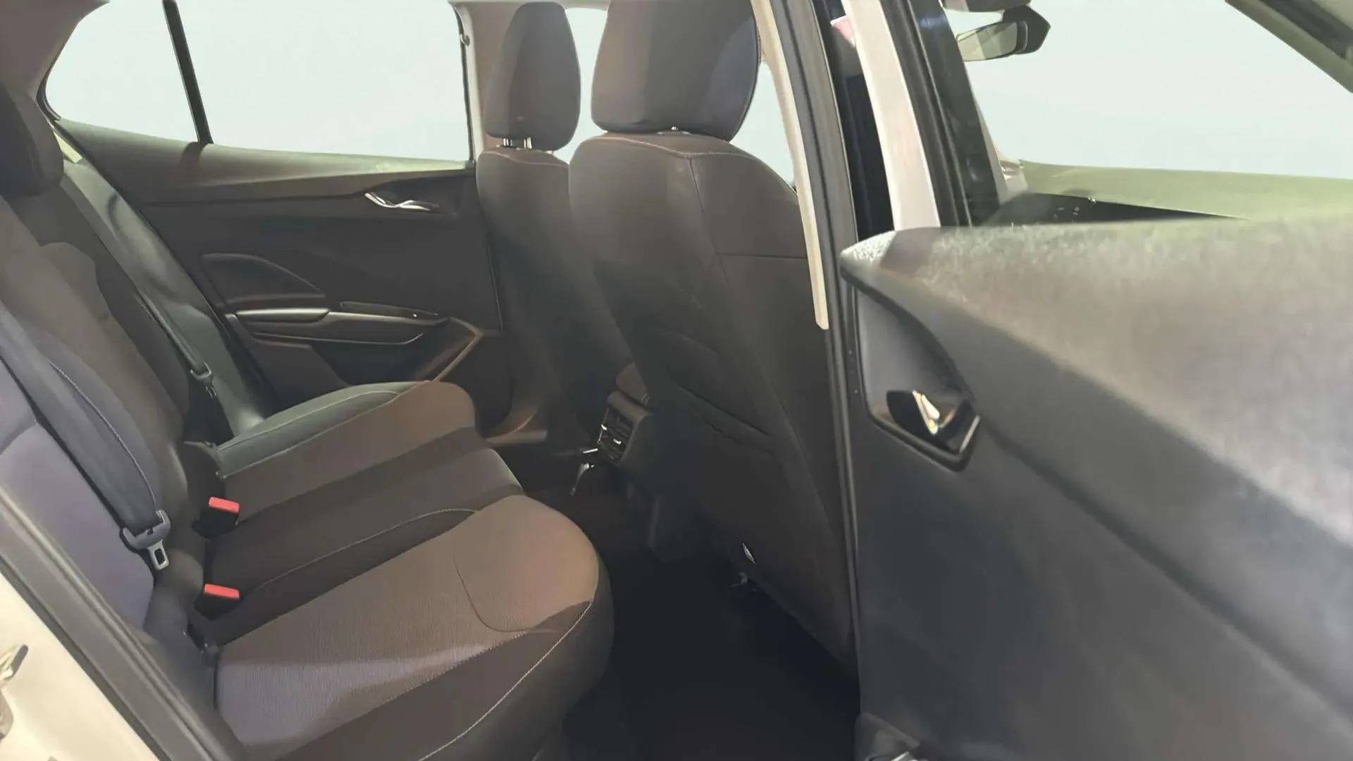Škoda Fabia 1.0 TSI Selection - foto 22