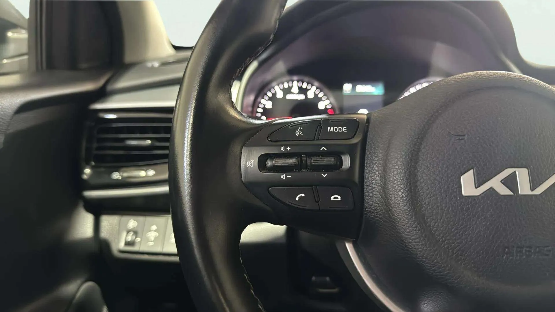 Kia Stonic 1.0 T-GDi MHEV iMT Drive - foto 16