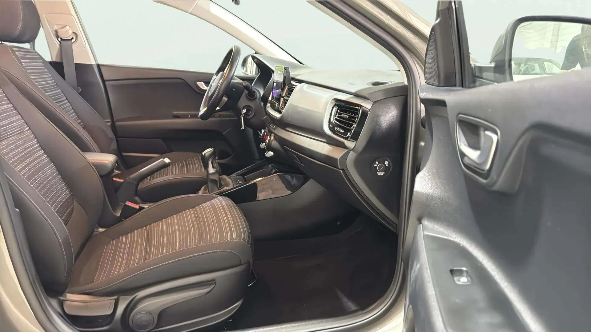 Kia Stonic 1.0 T-GDi MHEV iMT Drive - foto 21