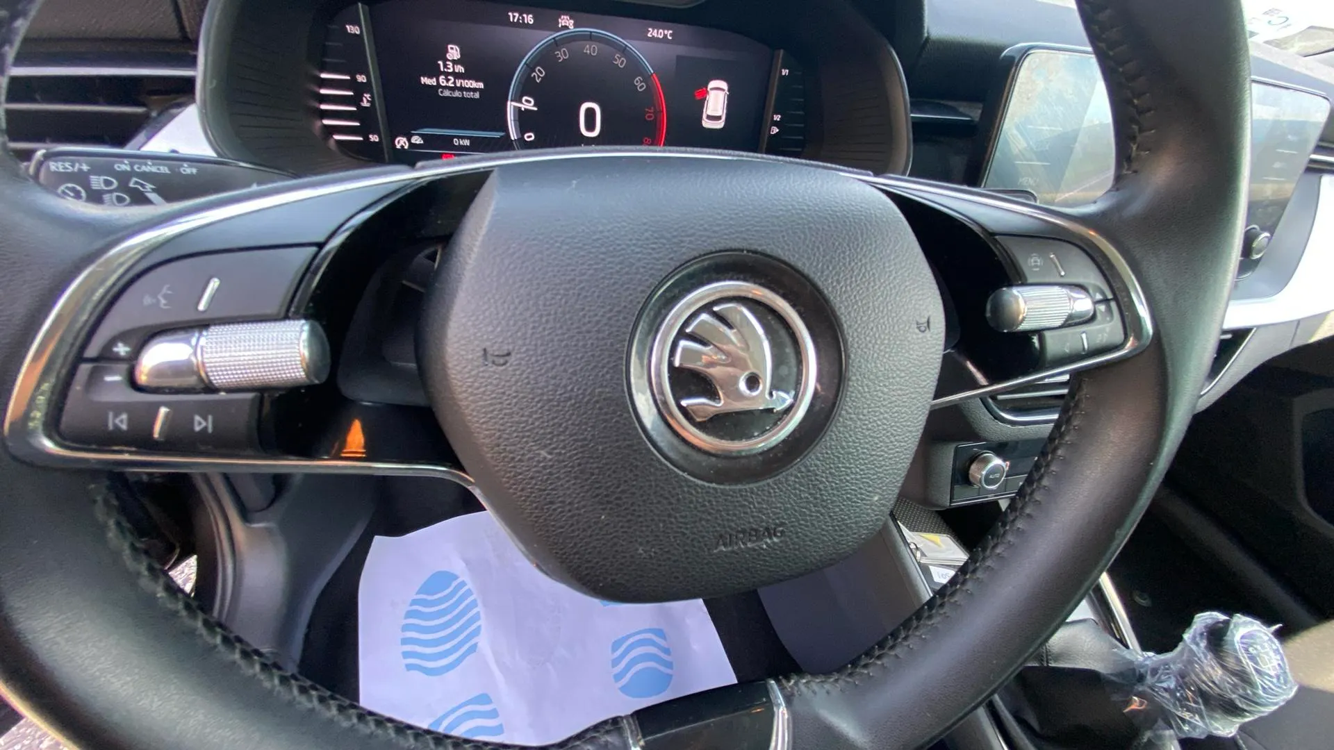 Škoda Kamiq 1.5 TSI Ambition - foto 18