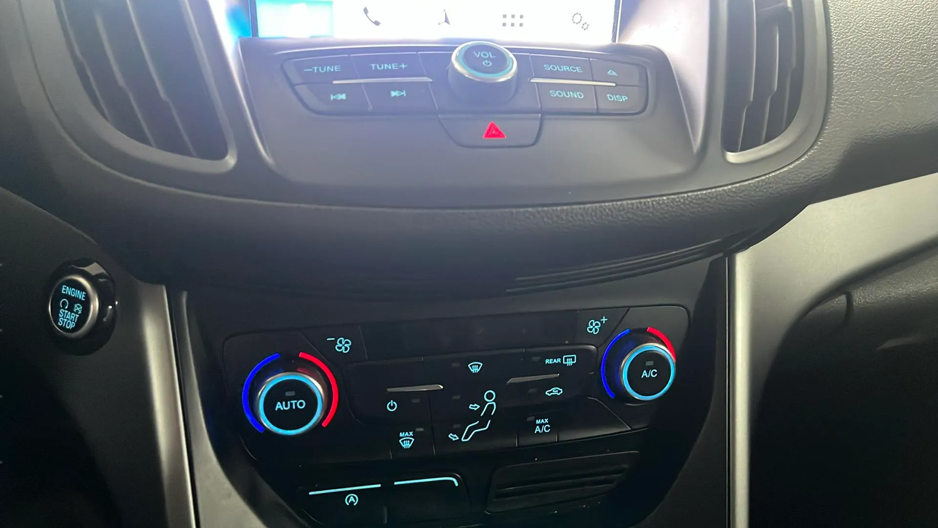Ford Kuga 1.5 EcoBoost 4x2 Titanium - foto 14