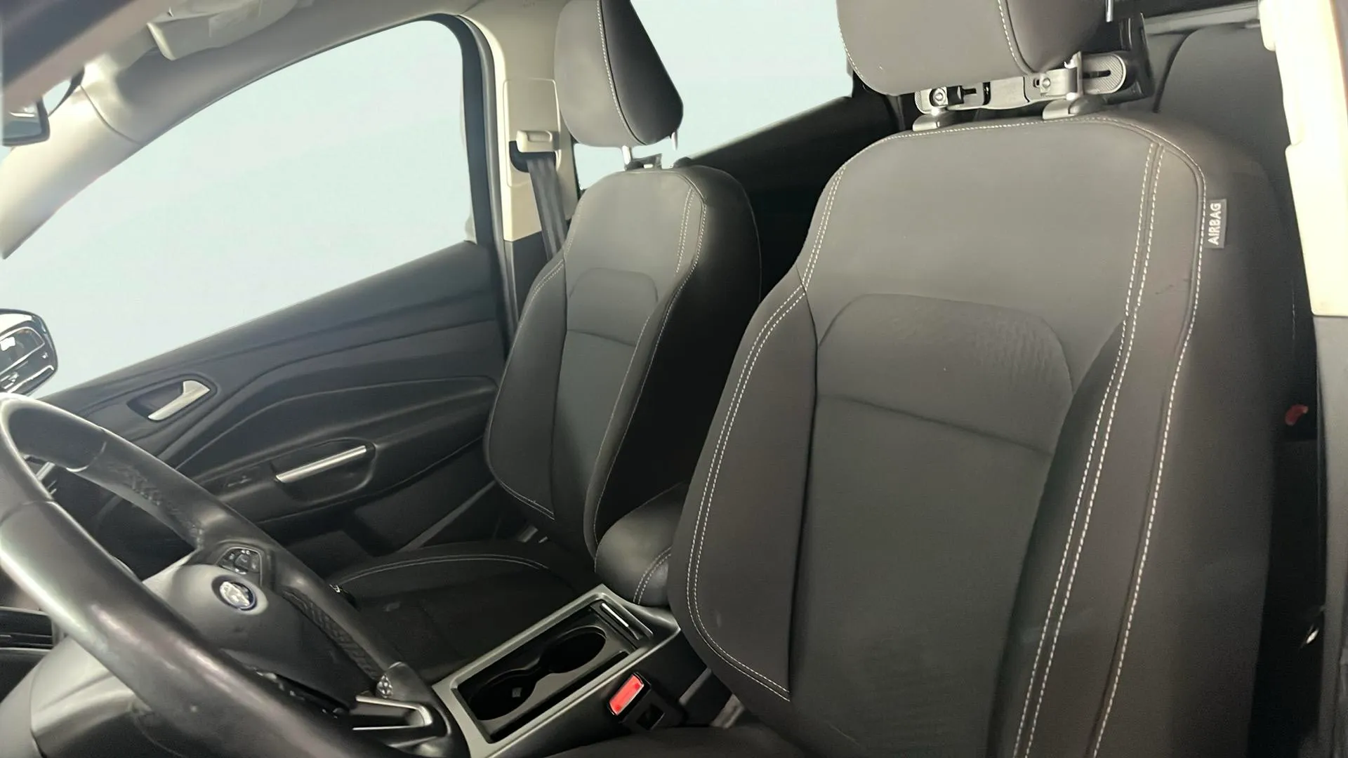 Ford Kuga 1.5 EcoBoost 4x2 Titanium - foto 7