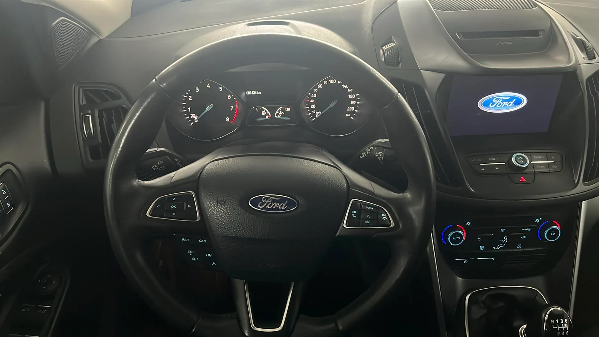 Ford Kuga 1.5 EcoBoost 4x2 Titanium - foto 10