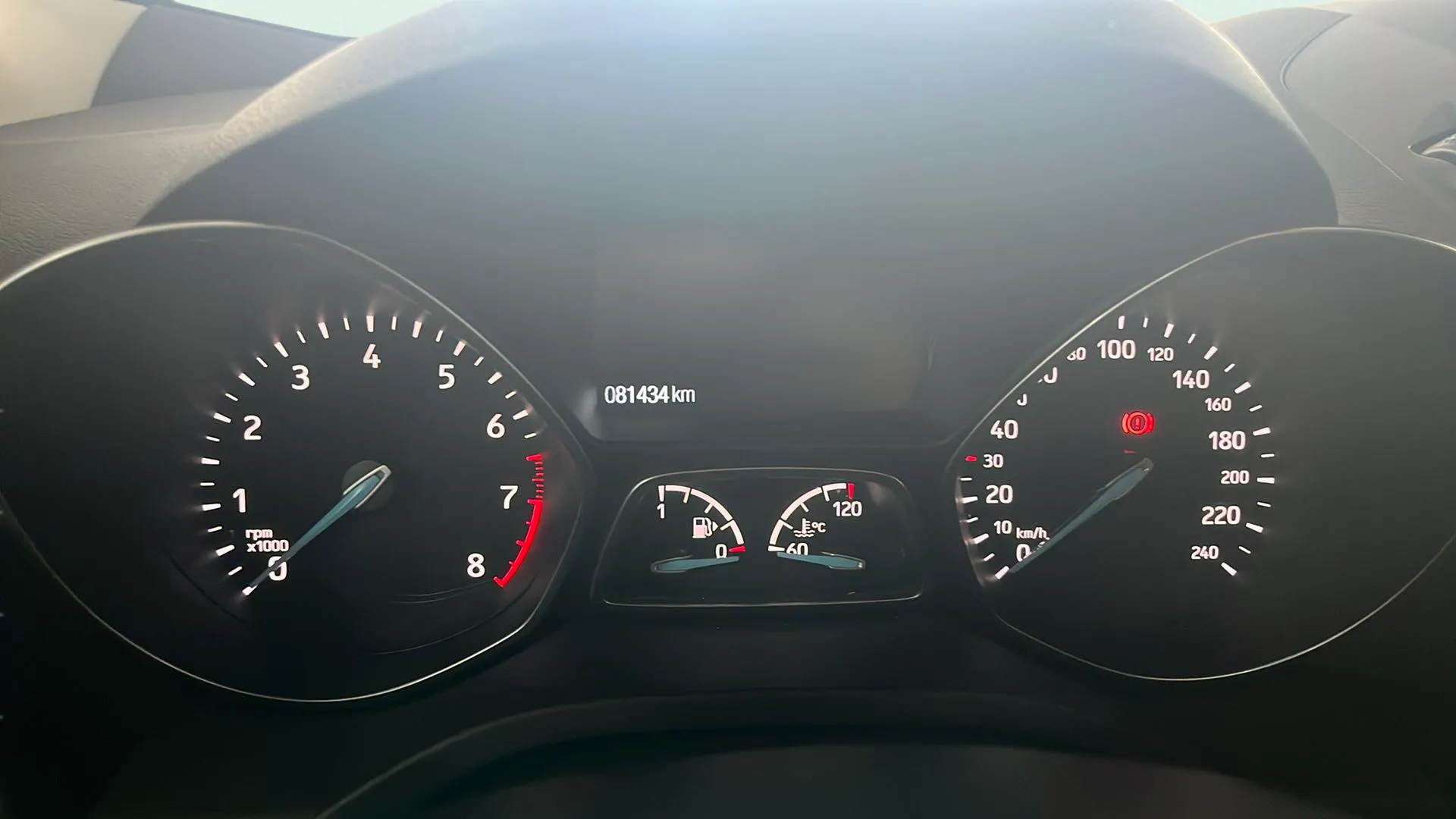Ford Kuga 1.5 EcoBoost 4x2 Titanium - foto 11