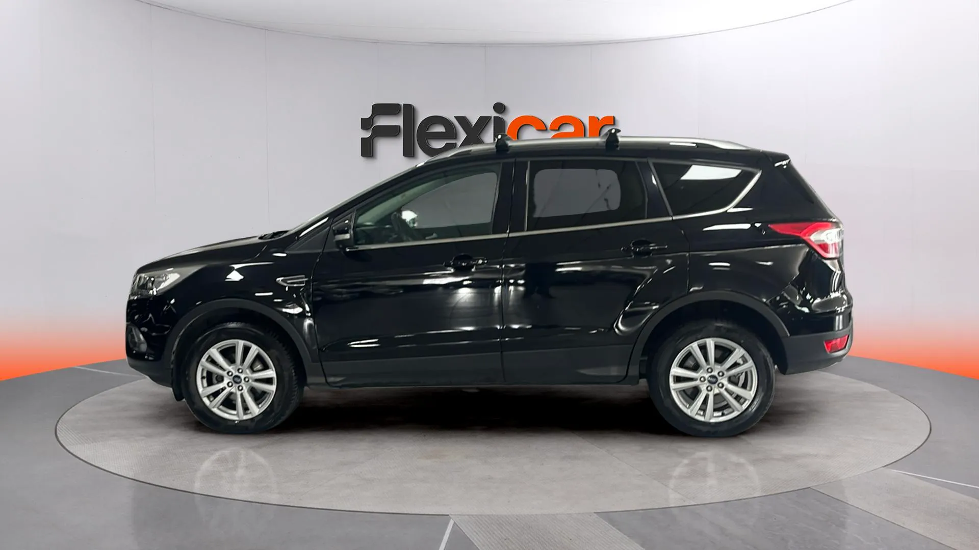 Ford Kuga 1.5 EcoBoost 4x2 Titanium - foto 24