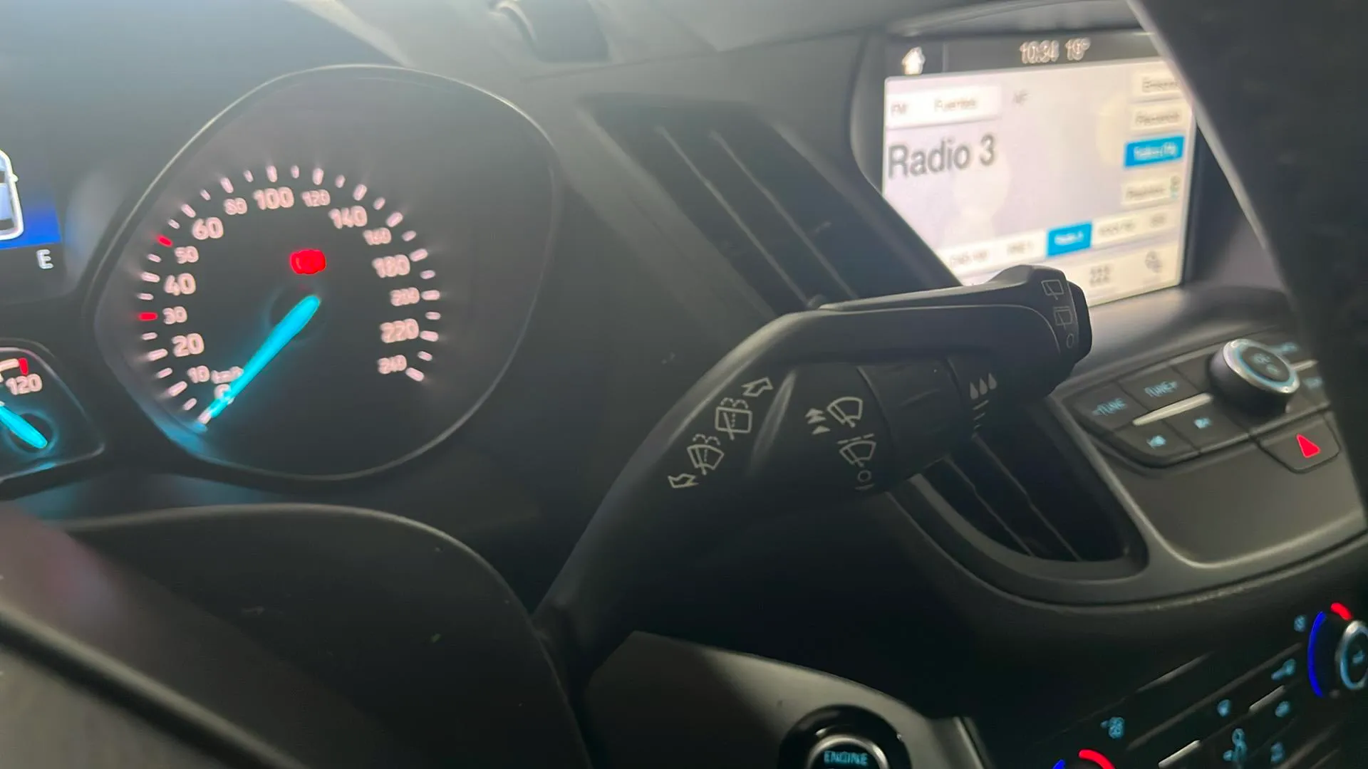 Ford Kuga 1.5 EcoBoost 4x2 Titanium - foto 18