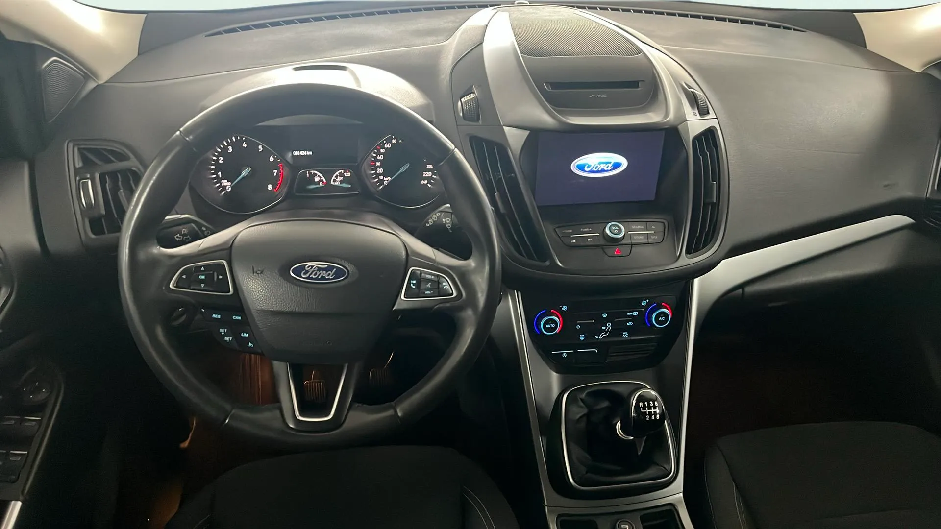 Ford Kuga 1.5 EcoBoost 4x2 Titanium - foto 9