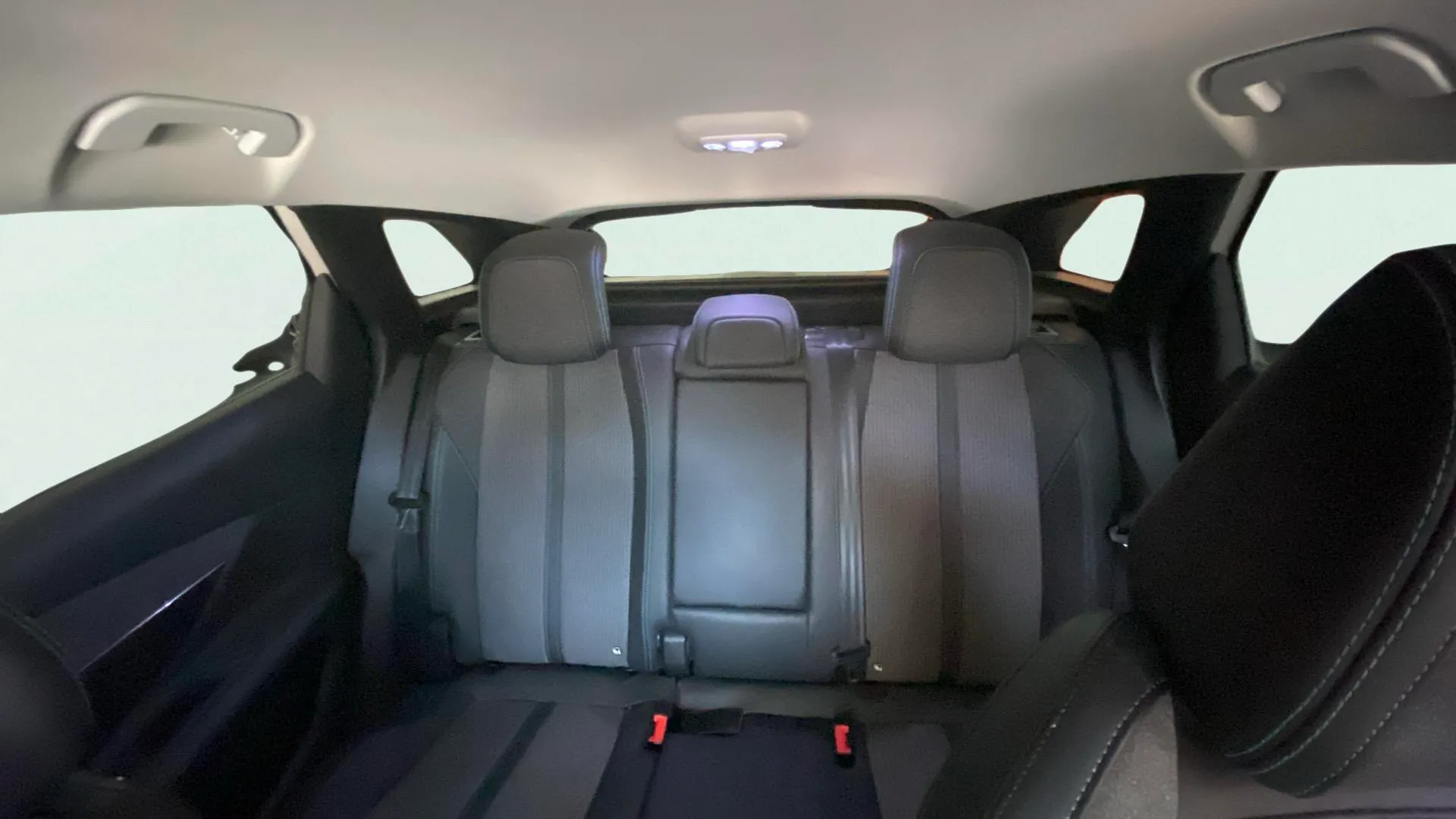 Peugeot 3008 1.5 BlueHDi Allure EAT8 - foto 14