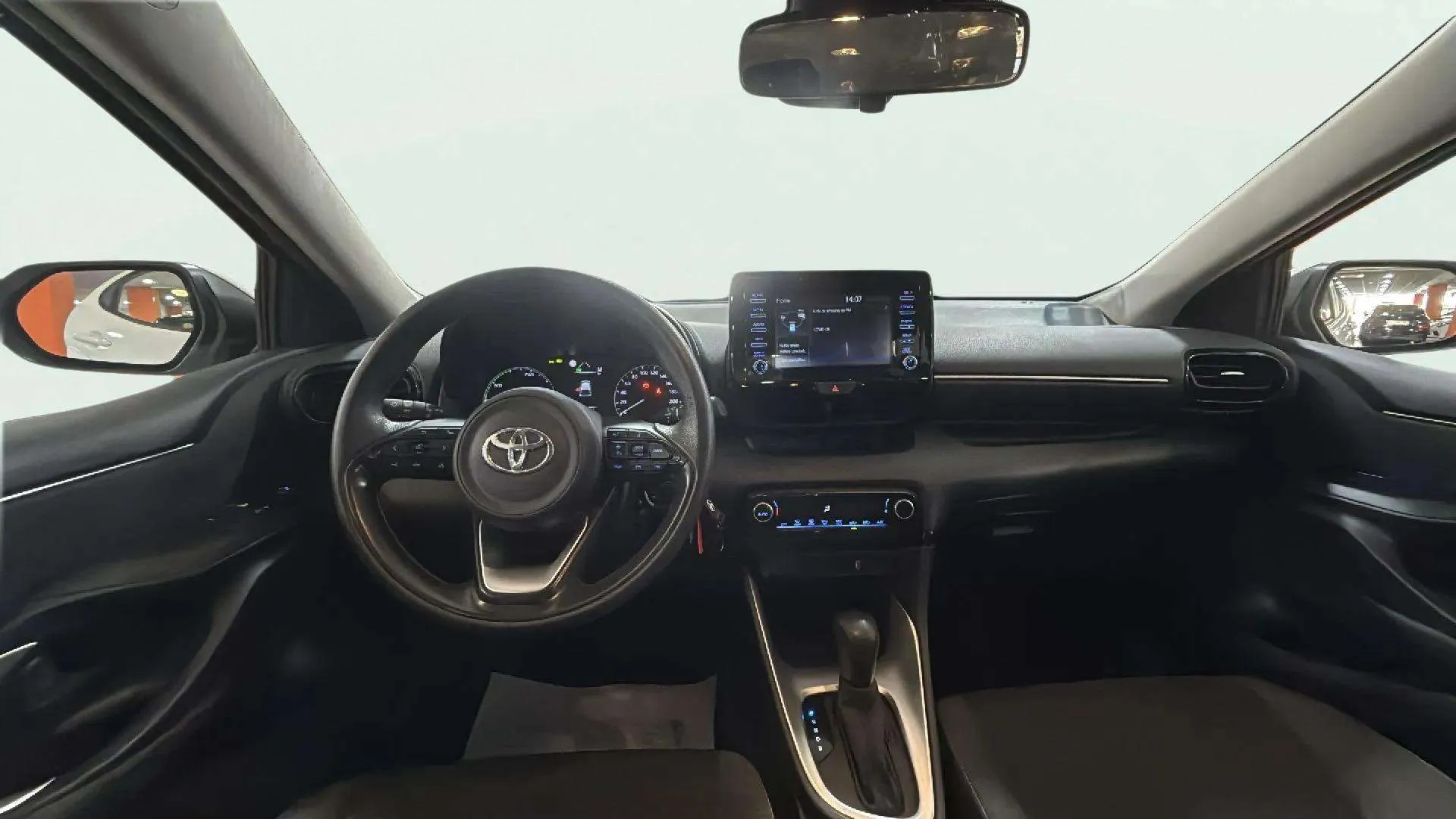 Toyota Yaris 1.5 120H Active Tech - foto 8