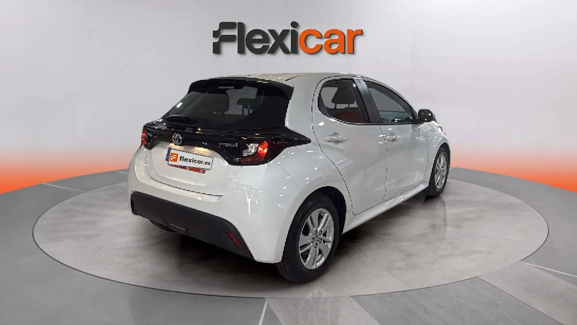 Toyota Yaris 1.5 120H Active Tech - foto 7