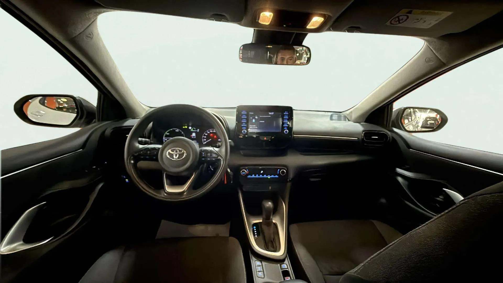 Toyota Yaris 1.5 120H Active Tech - foto 16