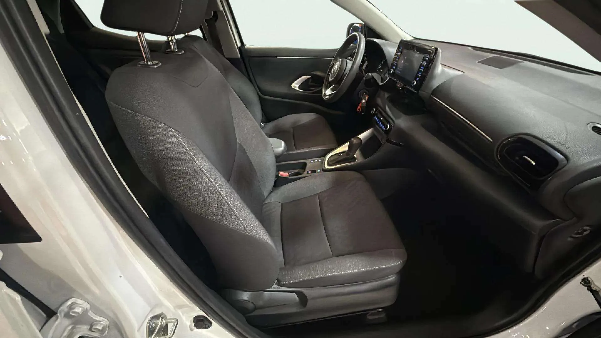Toyota Yaris 1.5 120H Active Tech - foto 13