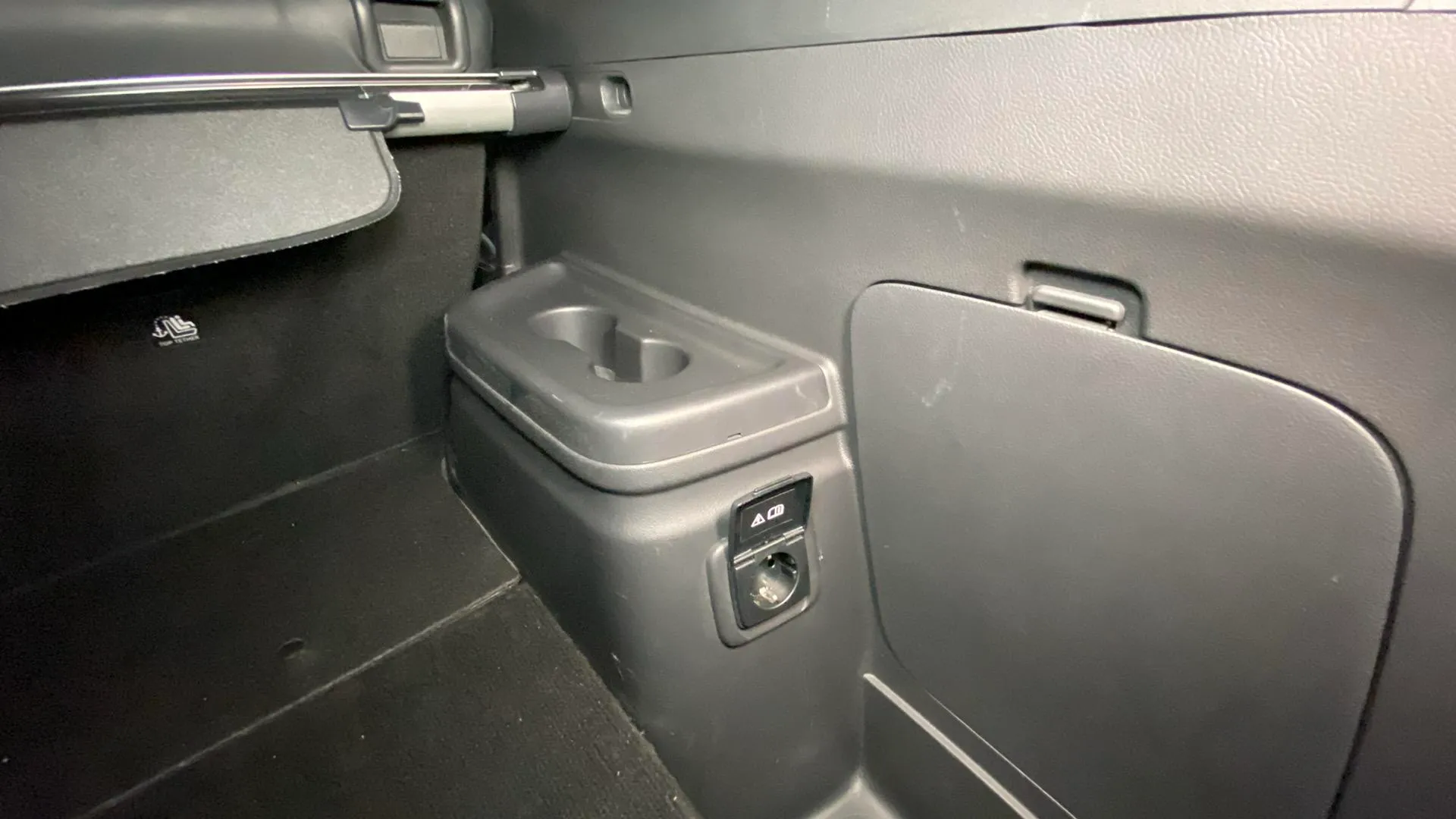 Mitsubishi Outlander 2.4 PHEV Kaiteki 4WD - foto 34
