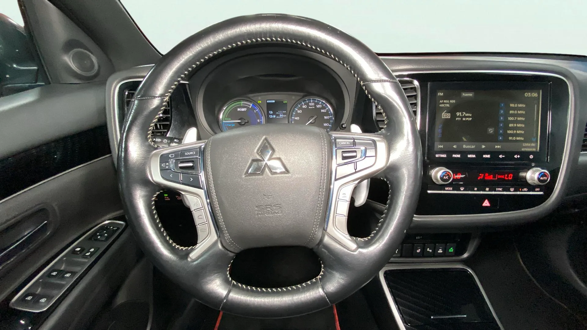 Mitsubishi Outlander 2.4 PHEV Kaiteki 4WD - foto 11