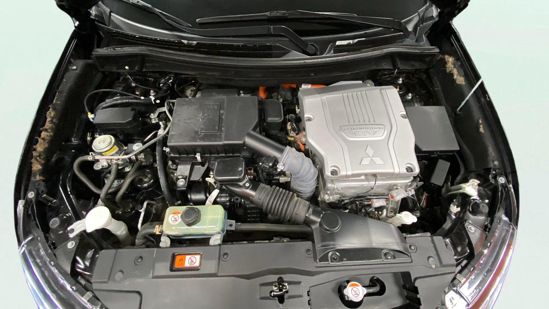 Mitsubishi Outlander 2.4 PHEV Kaiteki 4WD - foto 41