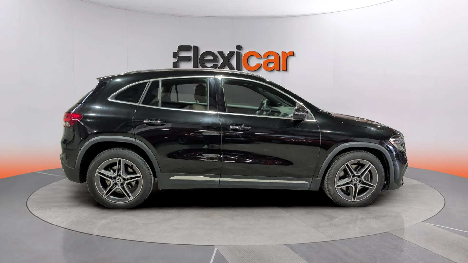 Mercedes-Benz GLA 250 4MATIC - foto 6