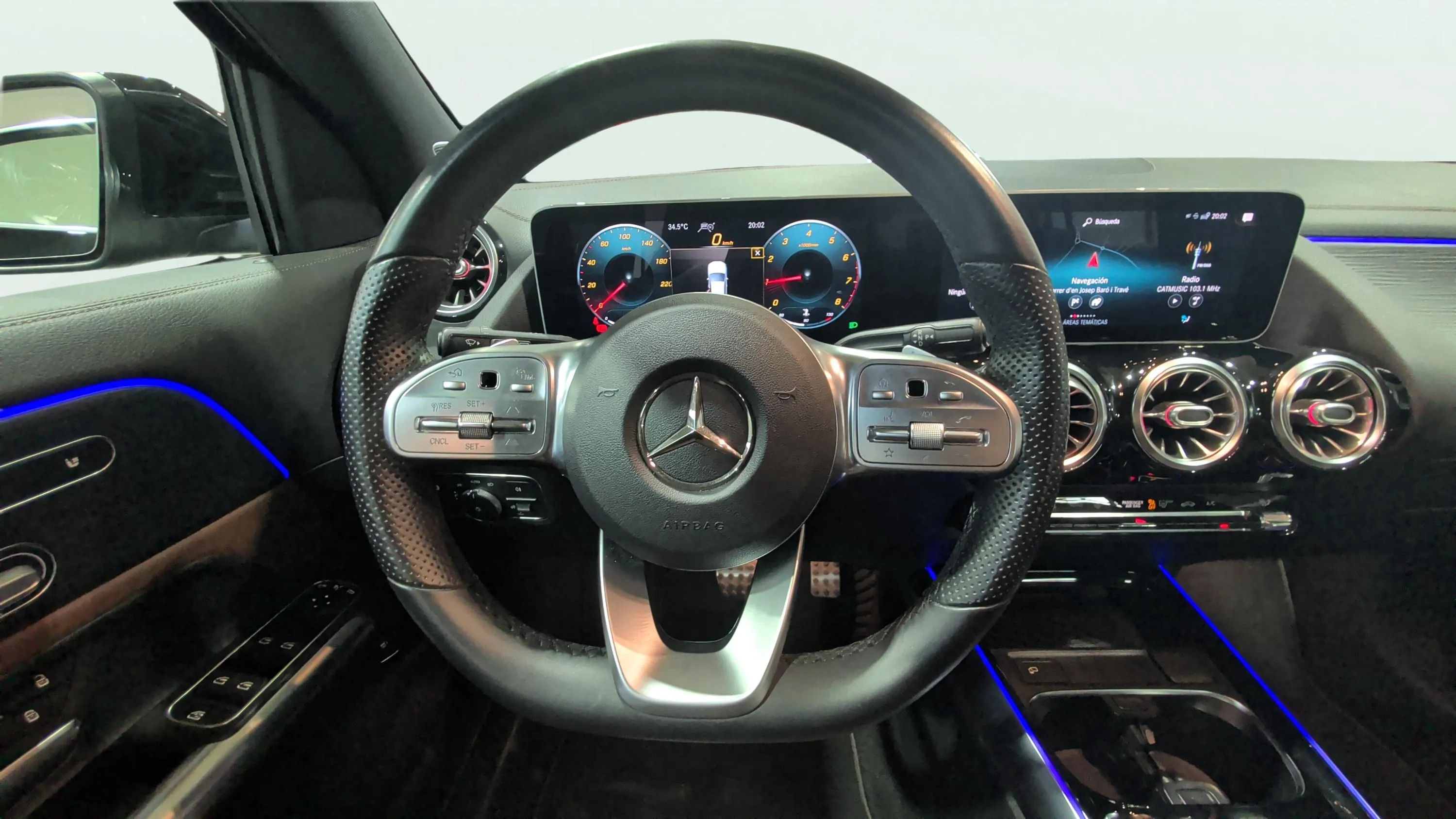 Mercedes-Benz GLA 250 4MATIC - foto 9