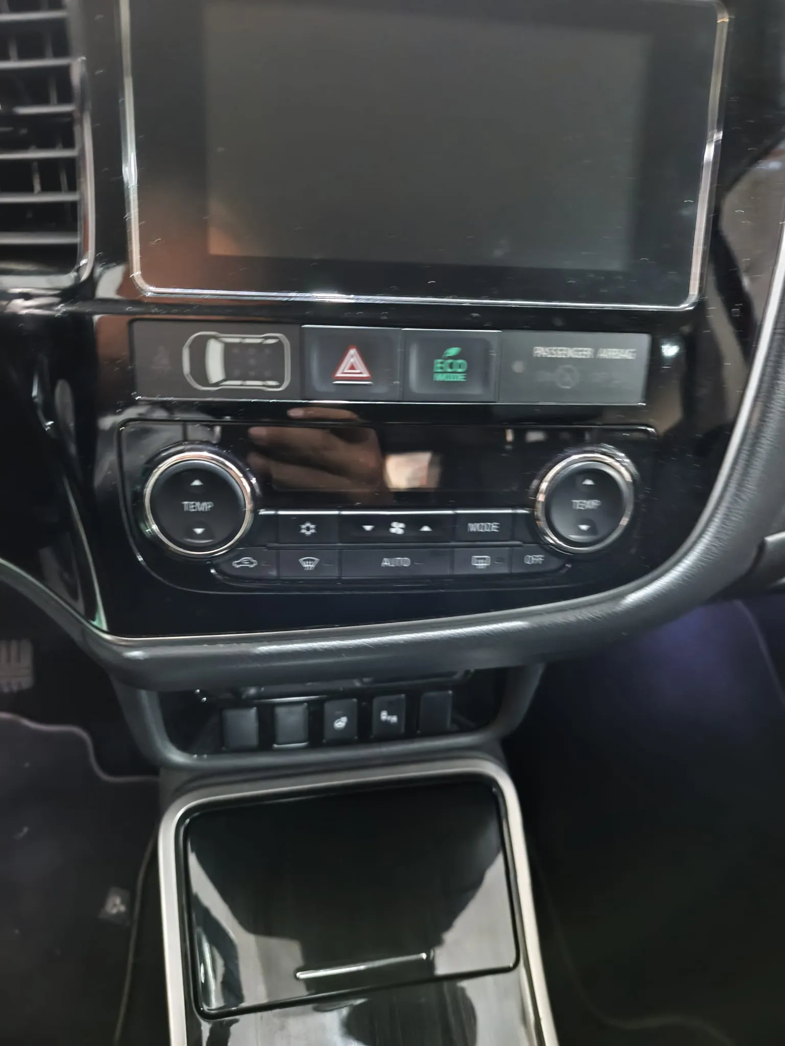 Mitsubishi Outlander 2.0 PHEV Kaiteki 4WD - foto 11