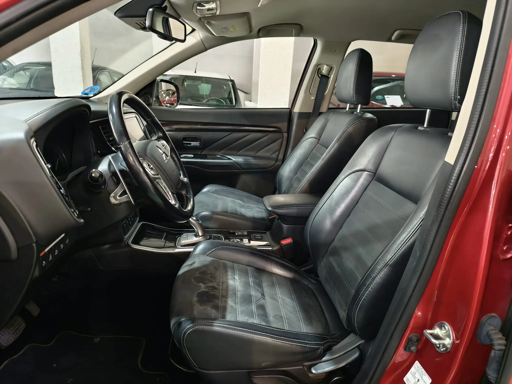 Mitsubishi Outlander 2.0 PHEV Kaiteki 4WD - foto 19