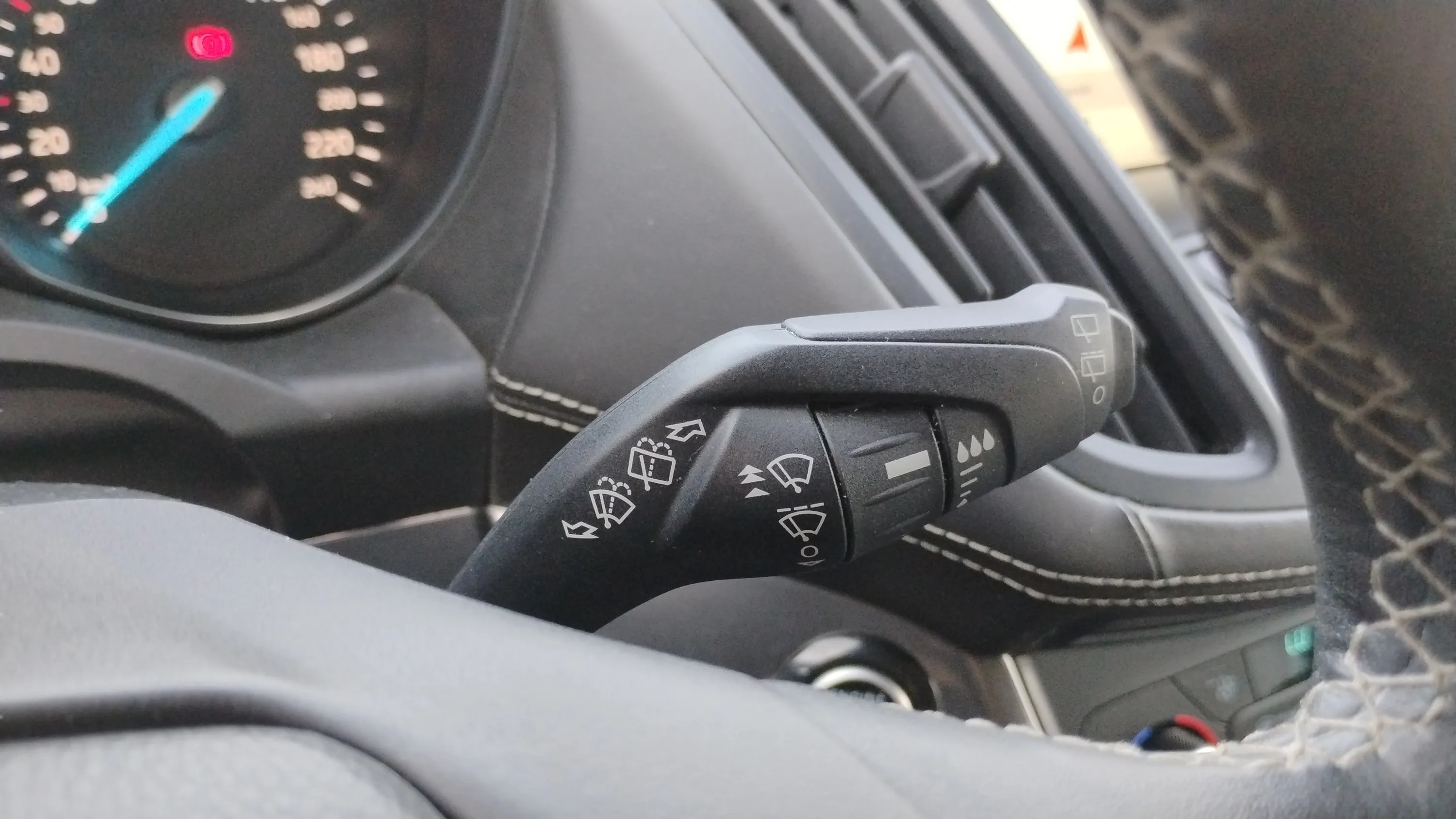 Ford Kuga 1.5 EcoBoost 4x2 Vignale - foto 20
