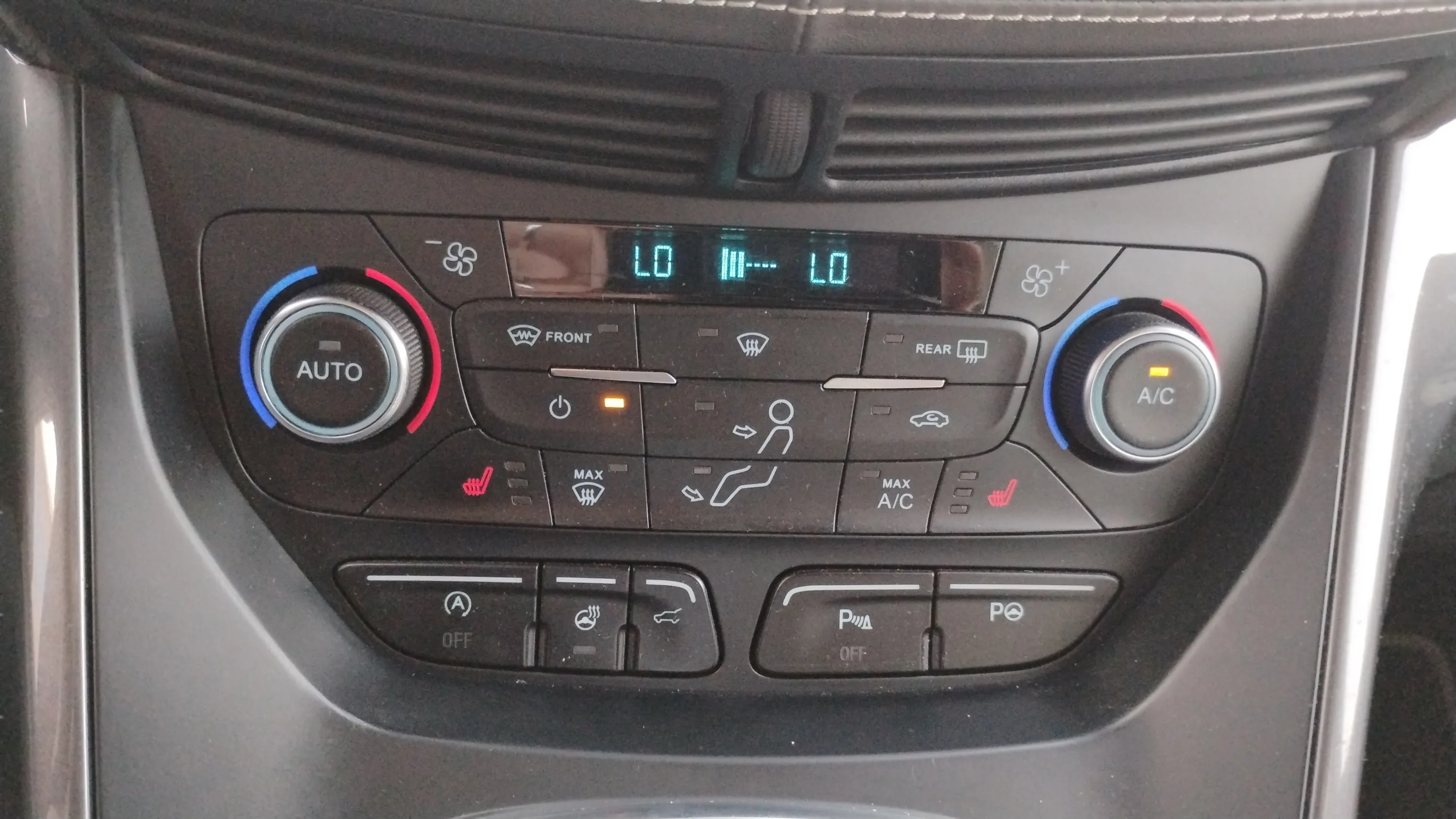 Ford Kuga 1.5 EcoBoost 4x2 Vignale - foto 23