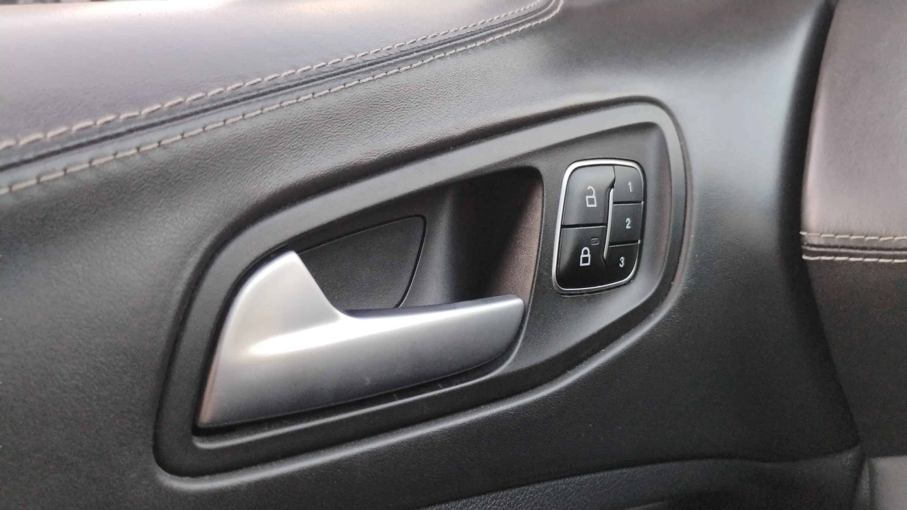 Ford Kuga 1.5 EcoBoost 4x2 Vignale - foto 11
