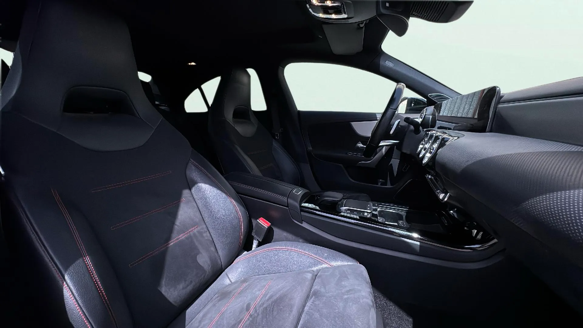 Mercedes-Benz CLA 200 - foto 16