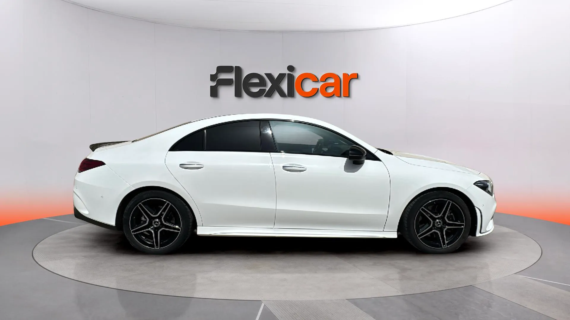 Mercedes-Benz CLA 200 - foto 2
