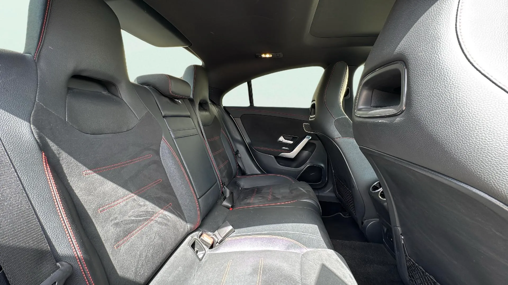 Mercedes-Benz CLA 200 - foto 18