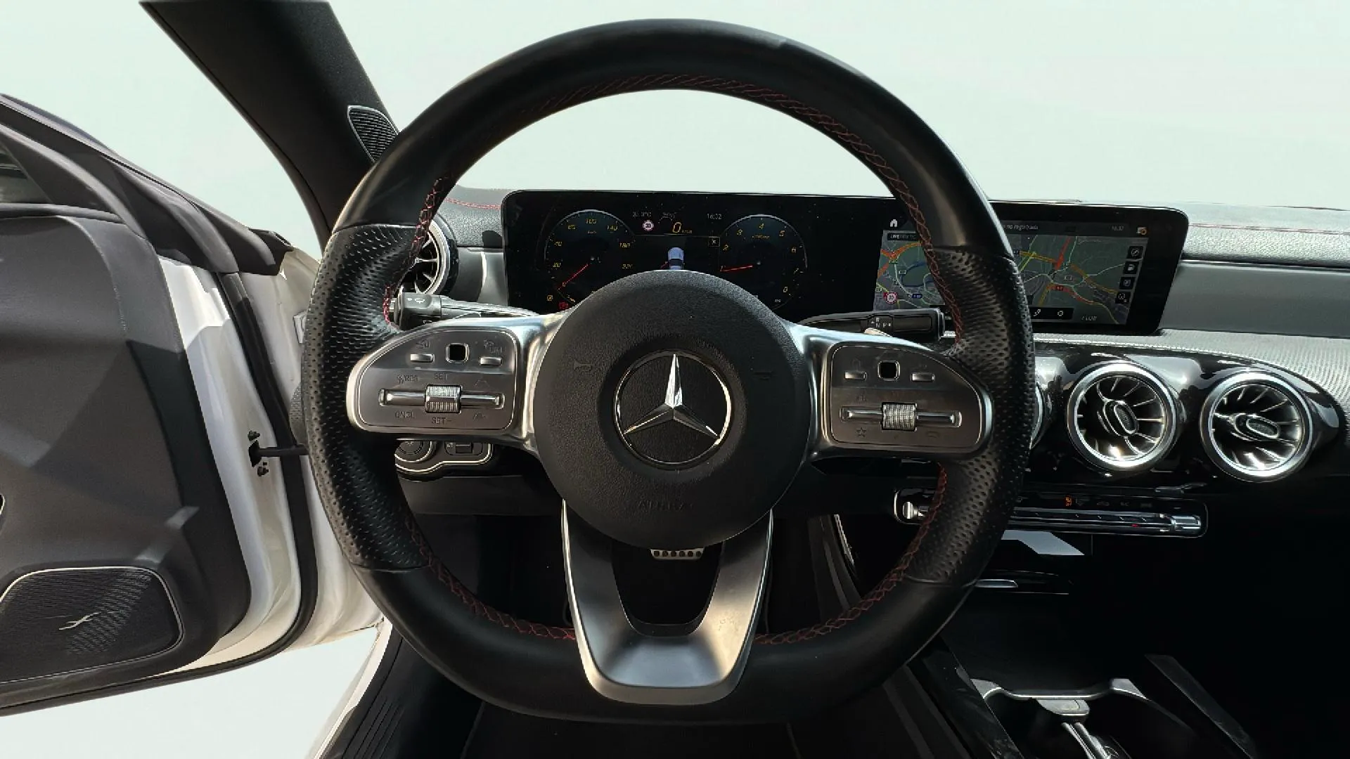 Mercedes-Benz CLA 200 - foto 6