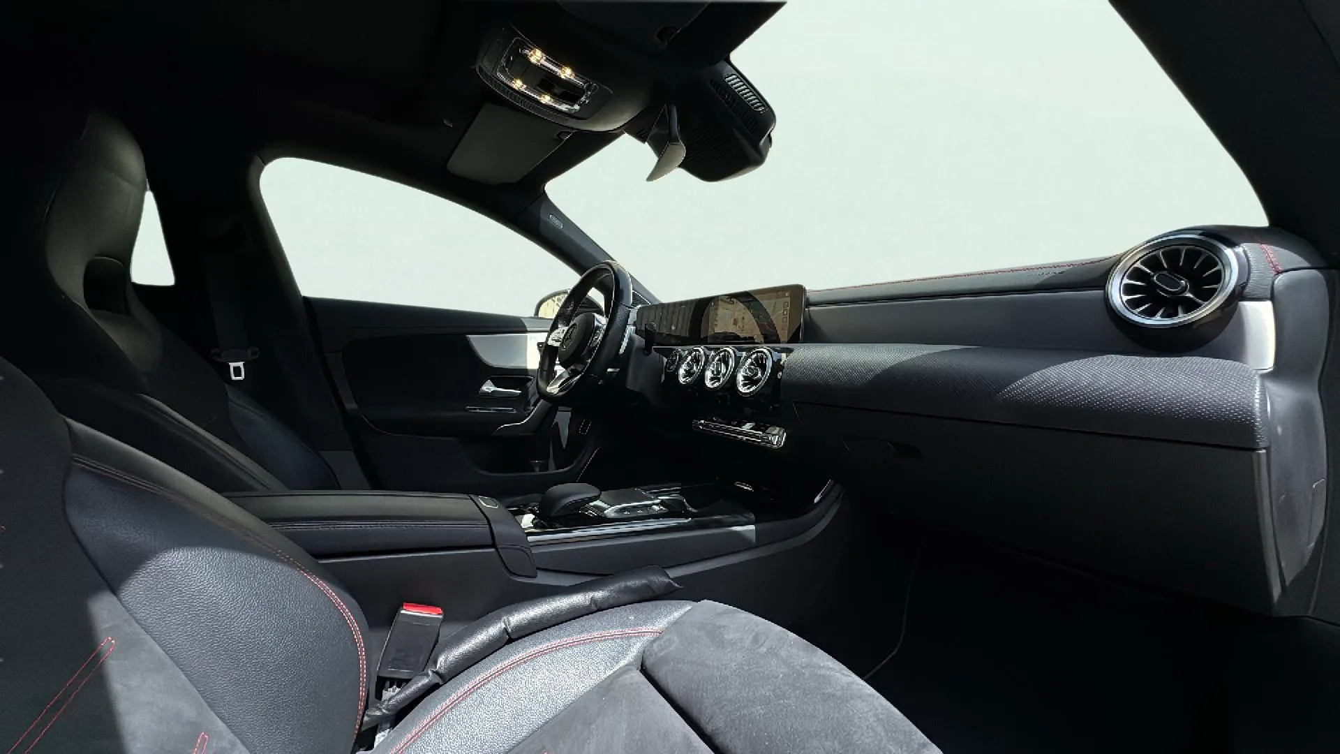 Mercedes-Benz CLA 200 - foto 17