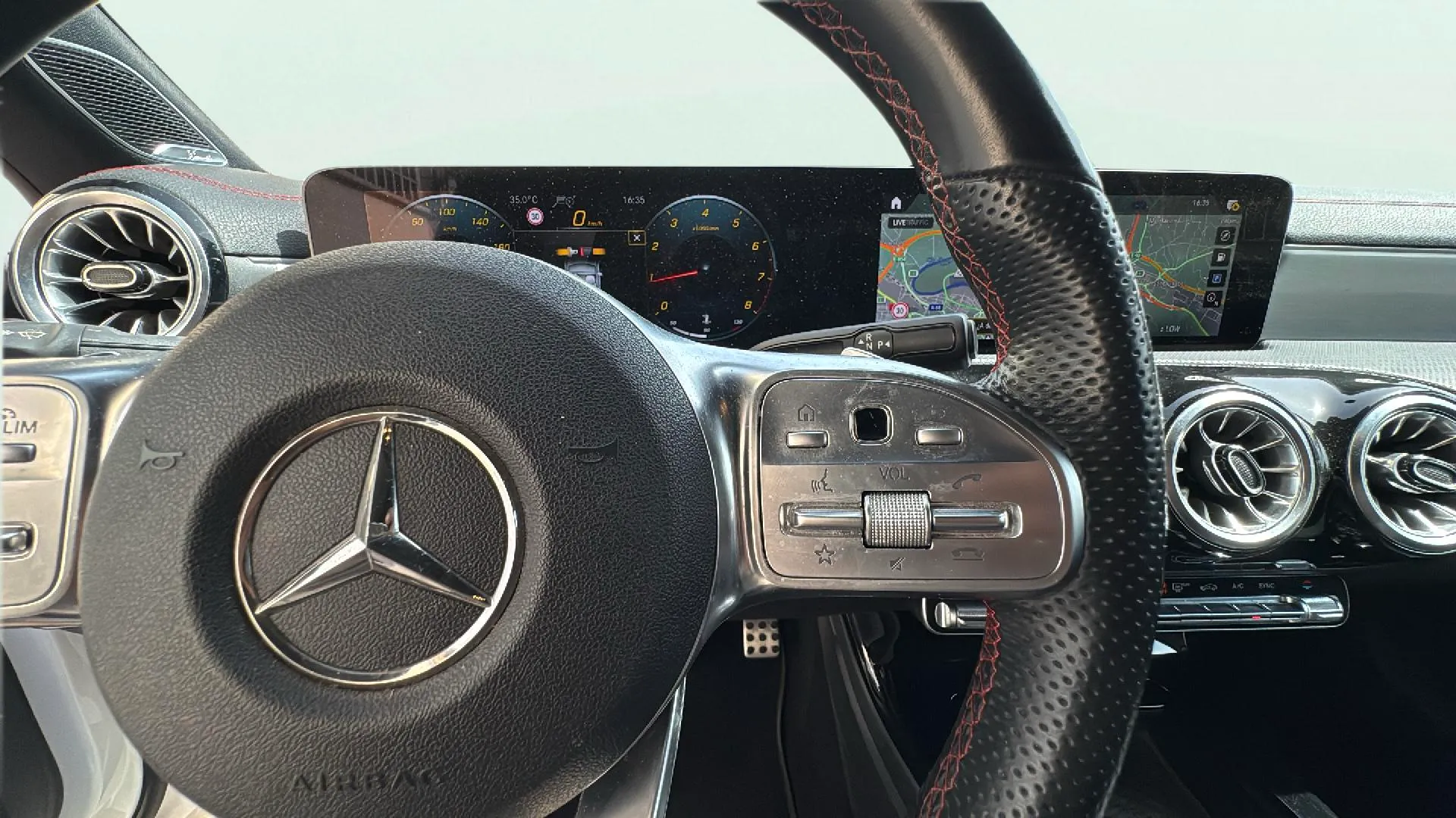 Mercedes-Benz CLA 200 - foto 8