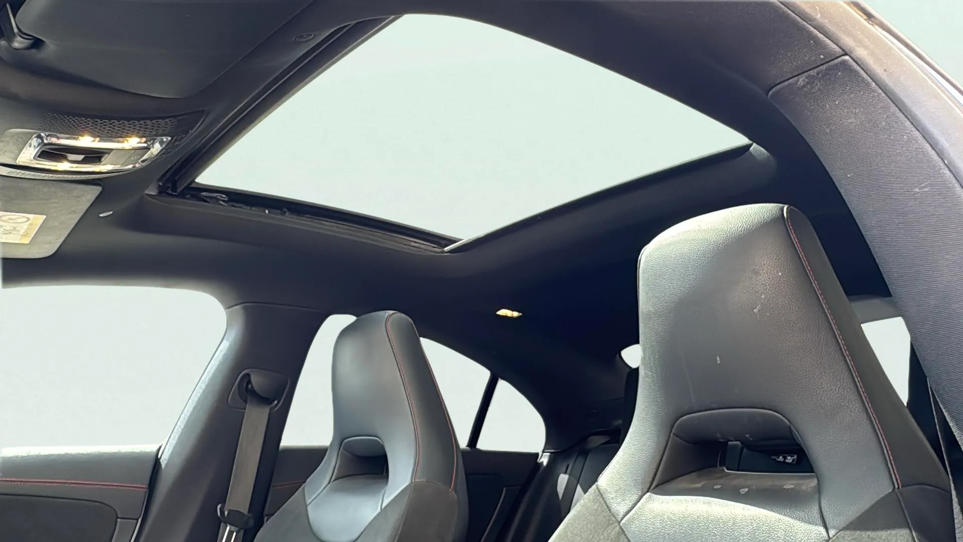 Mercedes-Benz CLA 200 - foto 15