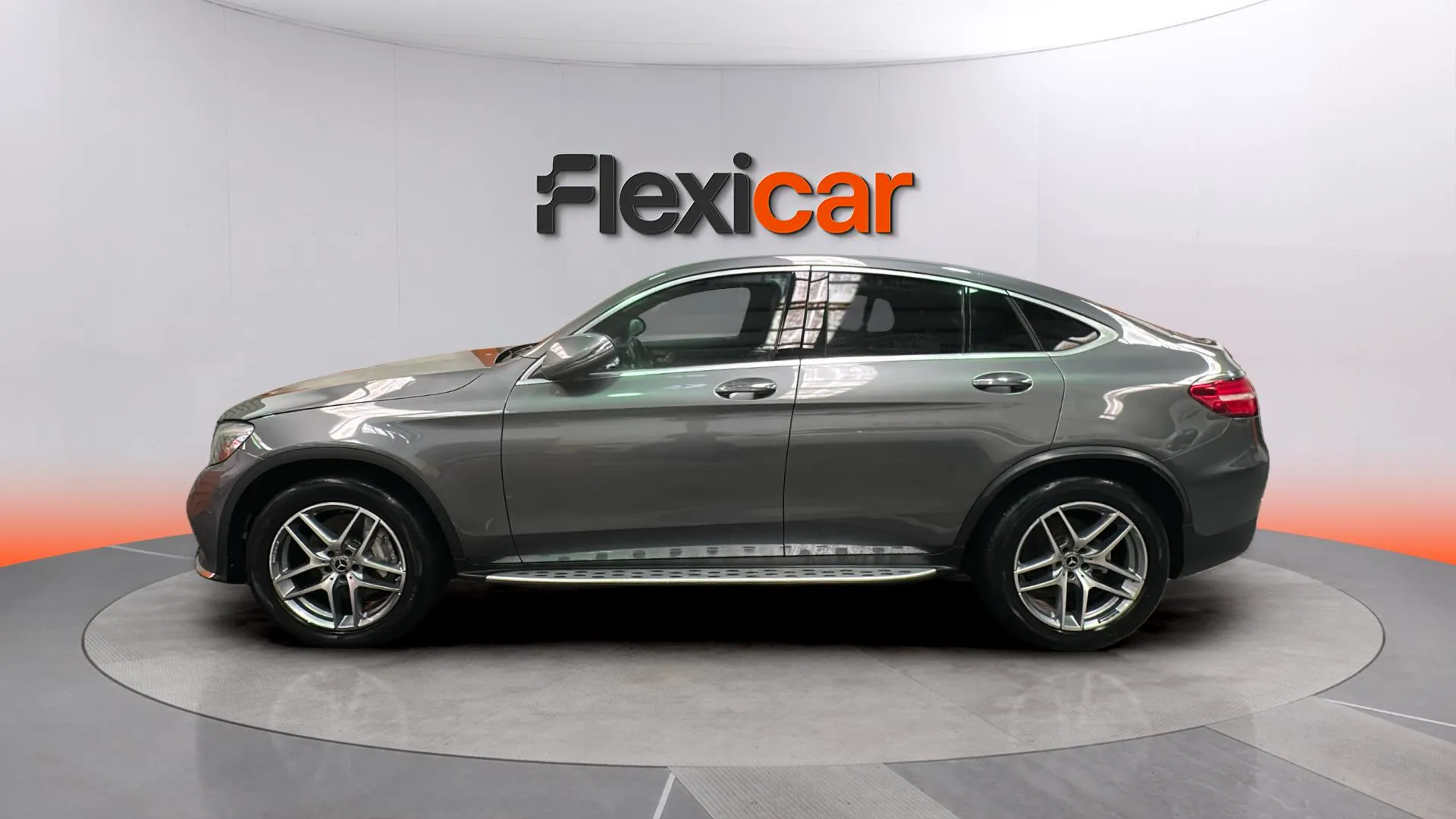 Mercedes-Benz GLC 300 4MATIC - foto 4